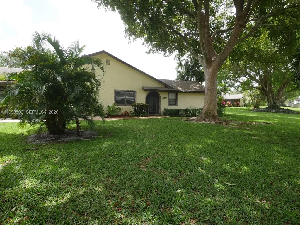 23359 Barlake Drive Boca Raton FL 33433