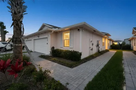1368 Haywagon Trail Loxahatchee FL 33470