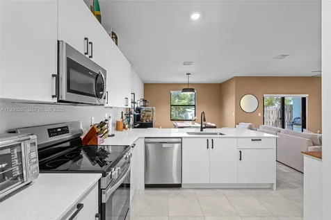 4917 Oakmont Drive Dania Beach FL 33312