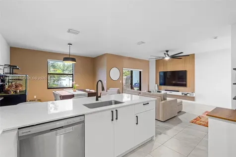 4917 Oakmont Drive Dania Beach FL 33312