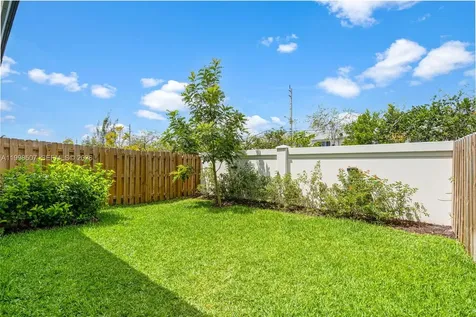 4917 Oakmont Drive Dania Beach FL 33312