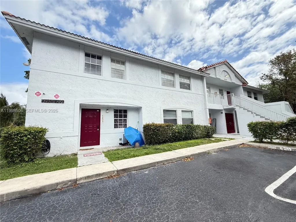 4295 NW 114th Terrace Coral Springs FL 33065