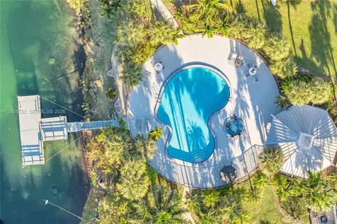 7018 SW 53rd Lane Miami FL 33155