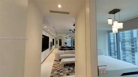 300 Biscayne Blvd Way Miami FL 33131