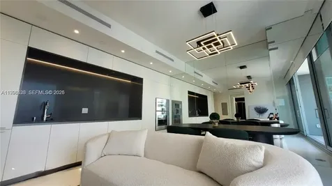 300 Biscayne Boulevard Way Miami FL 33131