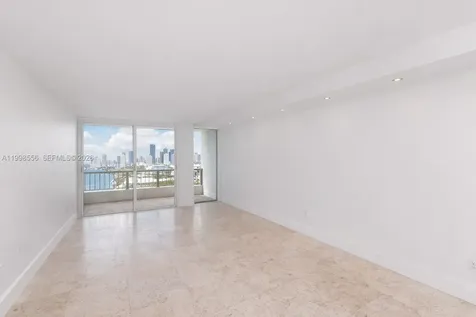 555 NE 15th Street Miami FL 33132