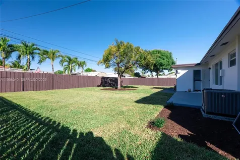 3110 SW 34th Avenue West Park FL 33023