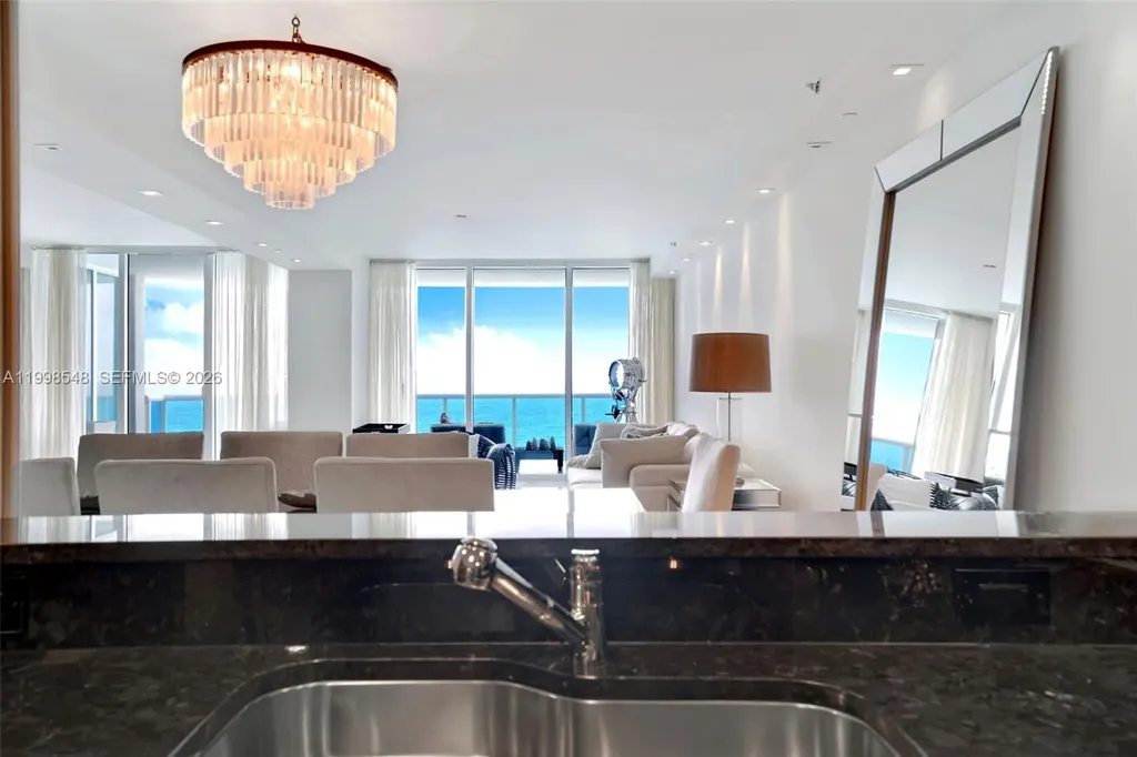 2711 S Ocean Drive Hollywood FL 33019