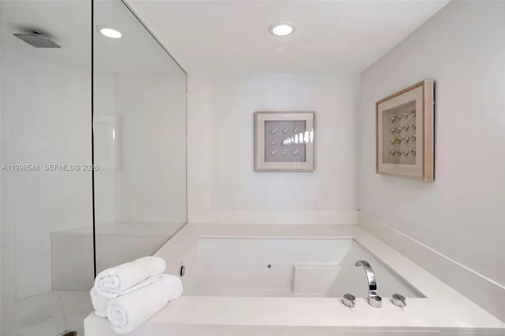 2711 S Ocean Drive Hollywood FL 33019