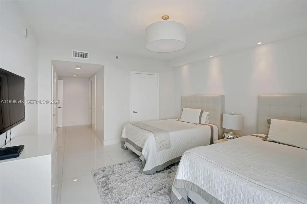 2711 S Ocean Drive Hollywood FL 33019