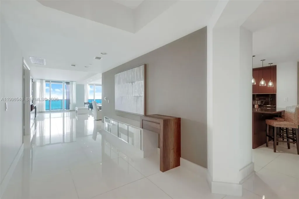 2711 S Ocean Drive Hollywood FL 33019
