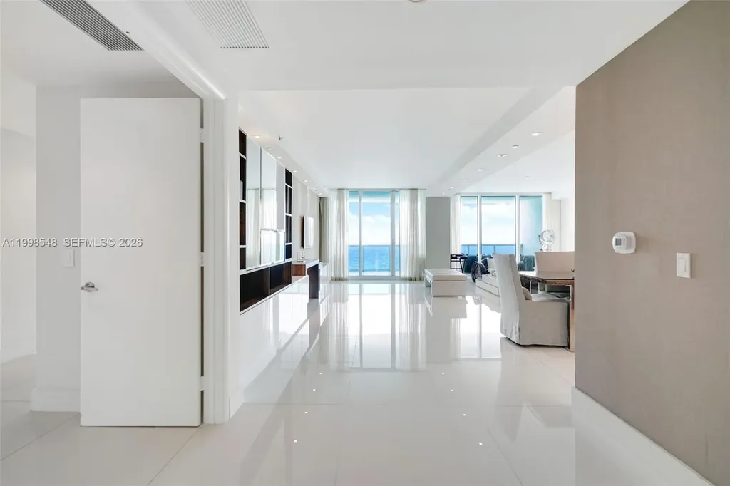 2711 S Ocean Drive Hollywood FL 33019