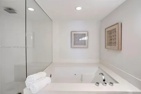 2711 S Ocean Drive Hollywood FL 33019