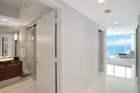 2711 S Ocean Drive Hollywood FL 33019