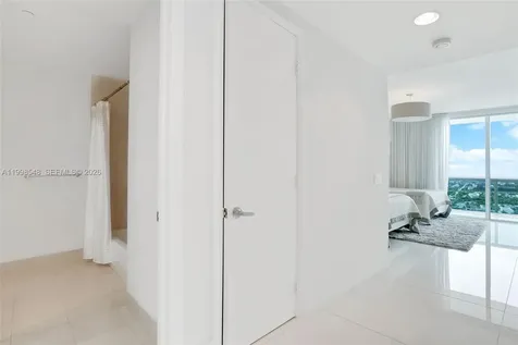 2711 S Ocean Drive Hollywood FL 33019