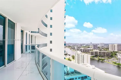 2711 S Ocean Drive Hollywood FL 33019