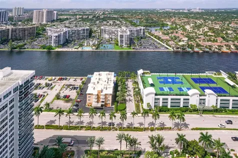 2711 S Ocean Drive Hollywood FL 33019