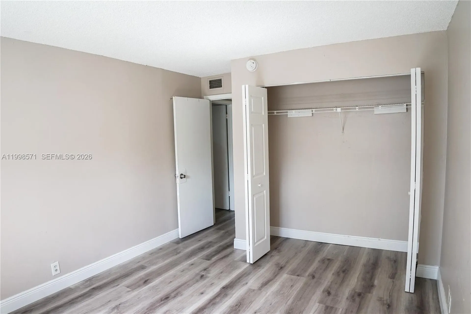4280 Woodside Drive Coral Springs FL 33065
