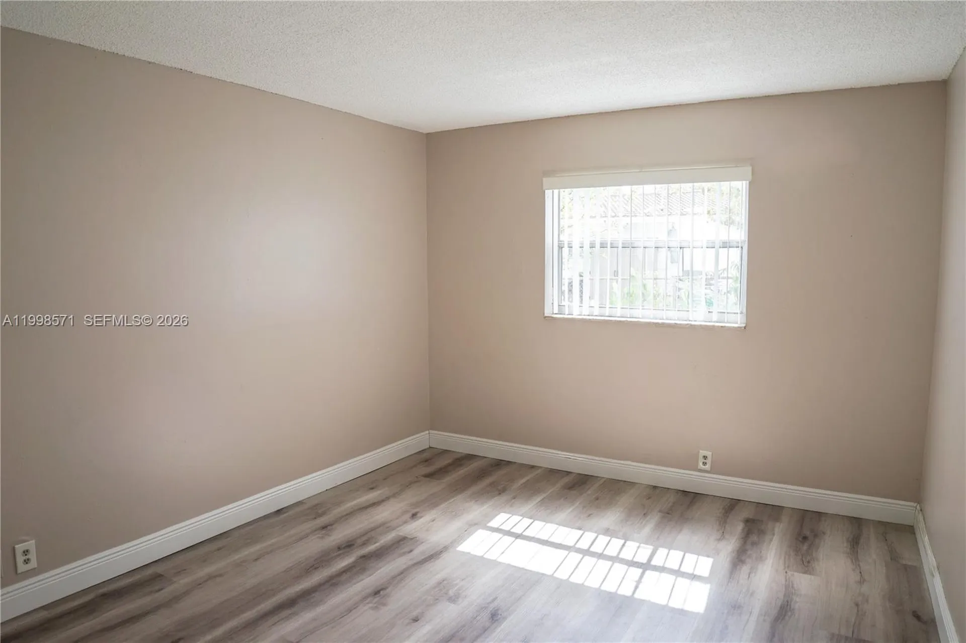 4280 Woodside Drive Coral Springs FL 33065