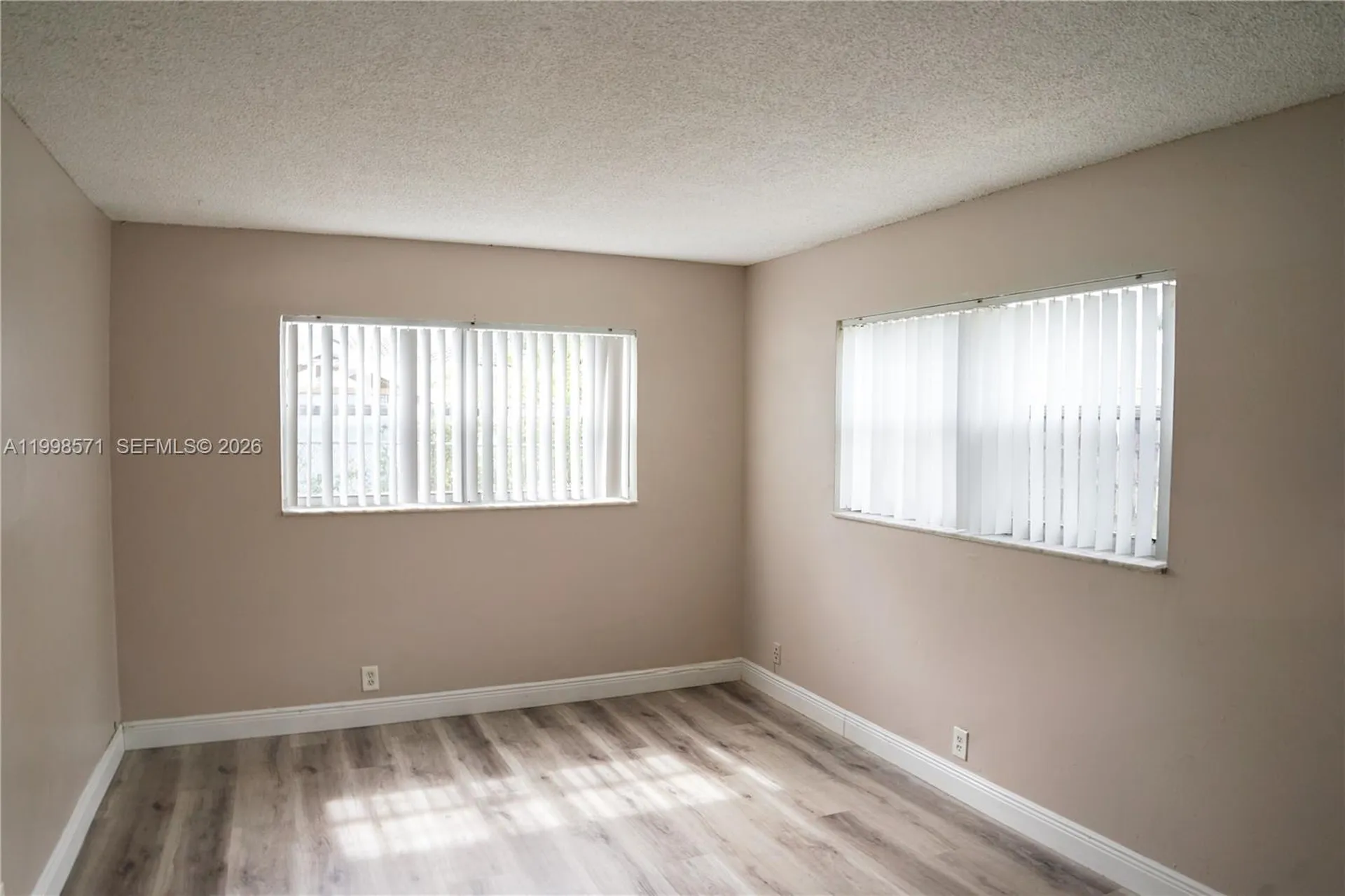 4280 Woodside Drive Coral Springs FL 33065