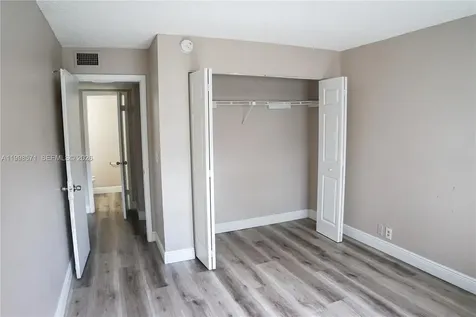 4280 Woodside Drive Coral Springs FL 33065