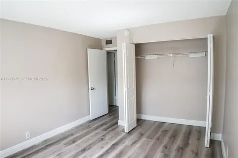 4280 Woodside Drive Coral Springs FL 33065