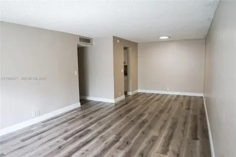 4280 Woodside Drive Coral Springs FL 33065