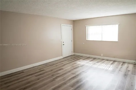 4280 Woodside Drive Coral Springs FL 33065