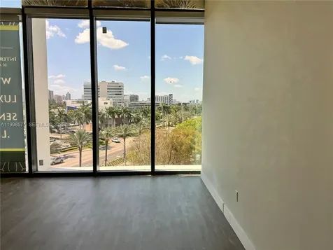21290 Biscayne Boulevard Aventura FL 33180