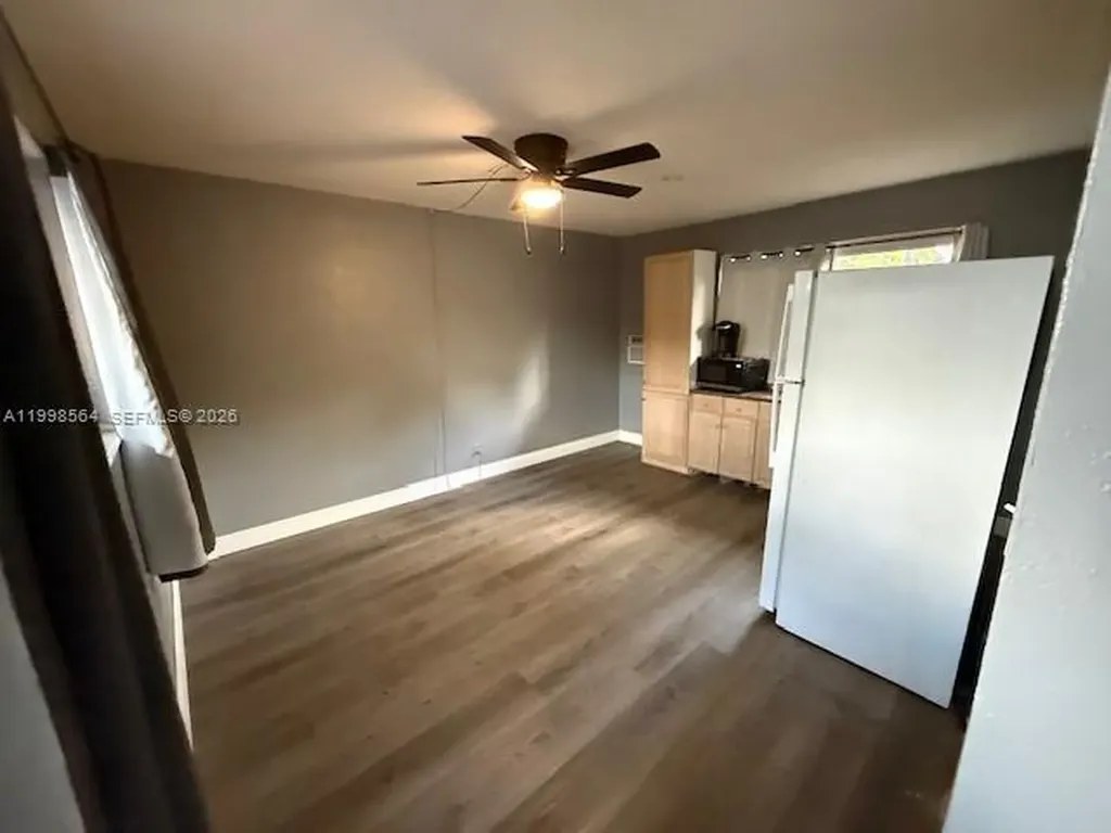 4148 SW 24th Street Fort Lauderdale FL 33317