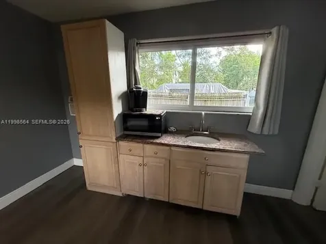 4148 SW 24th Street Fort Lauderdale FL 33317