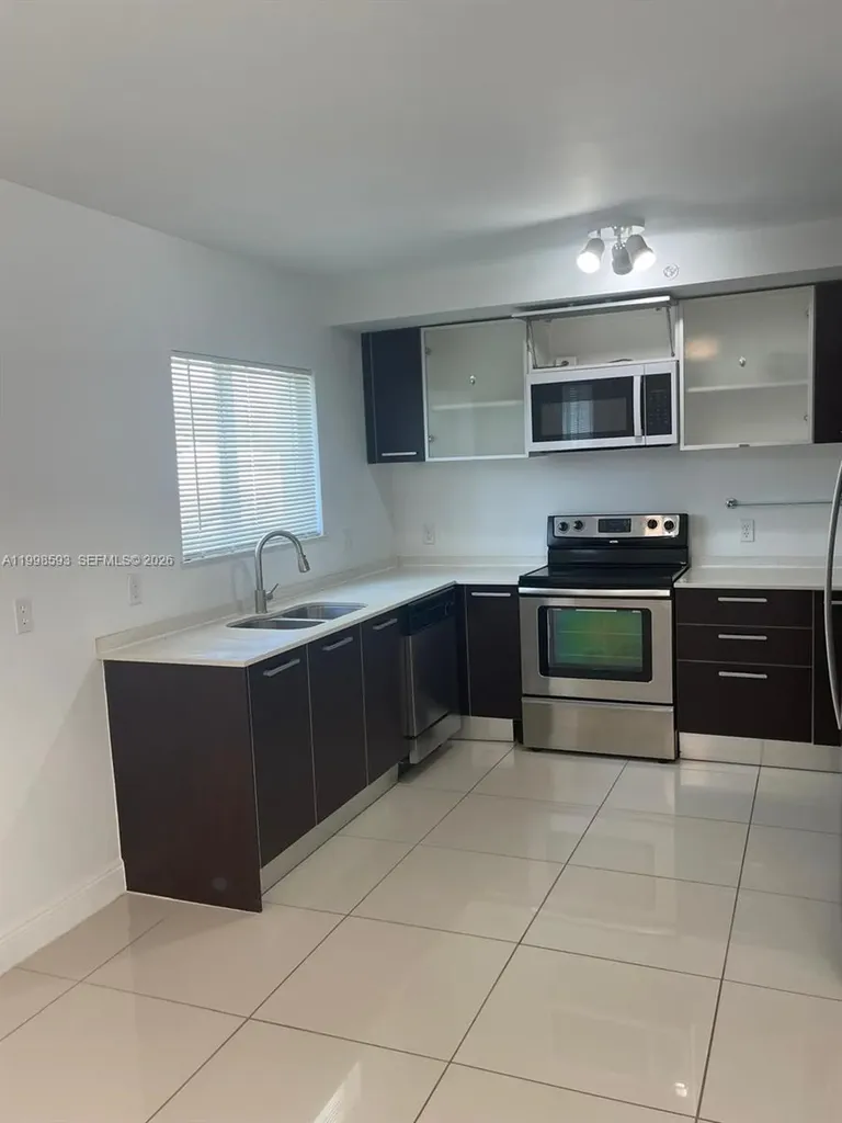 826 N 17th Avenue Hollywood FL 33020