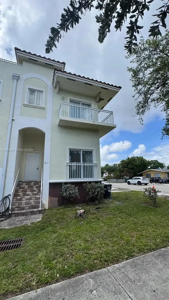 826 N 17th Avenue Hollywood FL 33020