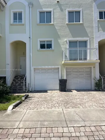 826 N 17th Avenue Hollywood FL 33020