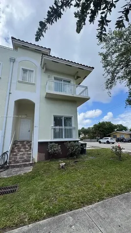 826 N 17th Avenue Hollywood FL 33020