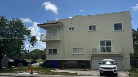 826 N 17th Avenue Hollywood FL 33020