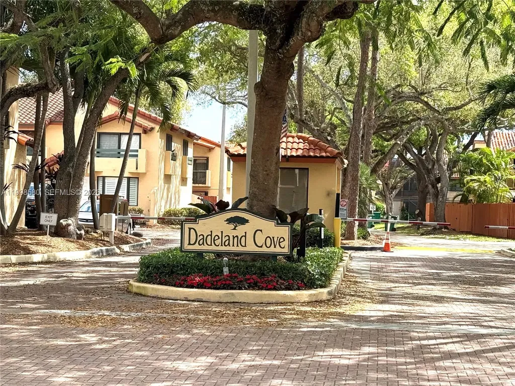 10029 SW 77th Court Miami FL 33156