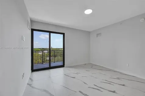 840 NE 130th Street North Miami FL 33161