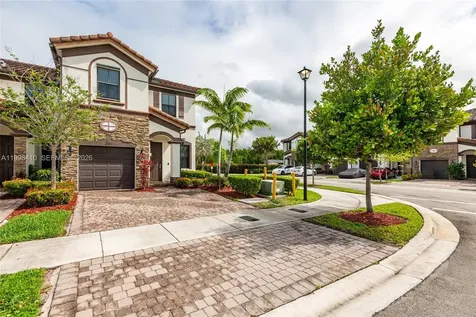8903 NW 184th Terrace Miami Lakes FL 33018