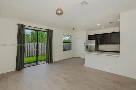 8903 NW 184th Terrace Miami Lakes FL 33018