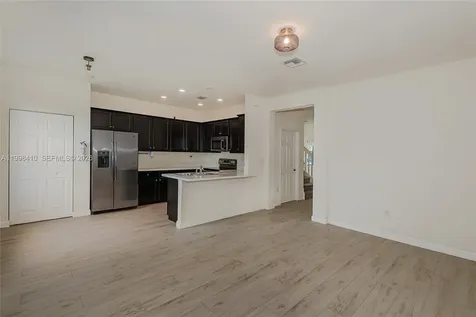 8903 NW 184th Terrace Miami Lakes FL 33018