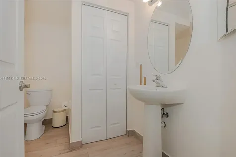 8903 NW 184th Terrace Miami Lakes FL 33018