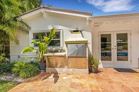 6140 SW 90th Street Pinecrest FL 33156