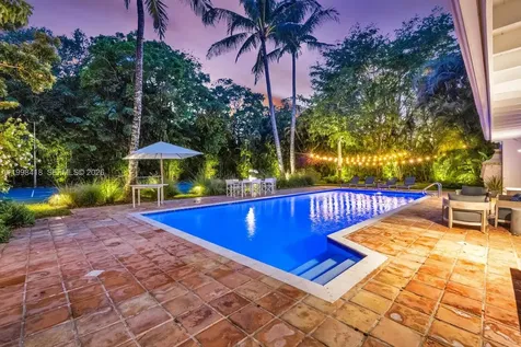 6140 SW 90th Street Pinecrest FL 33156