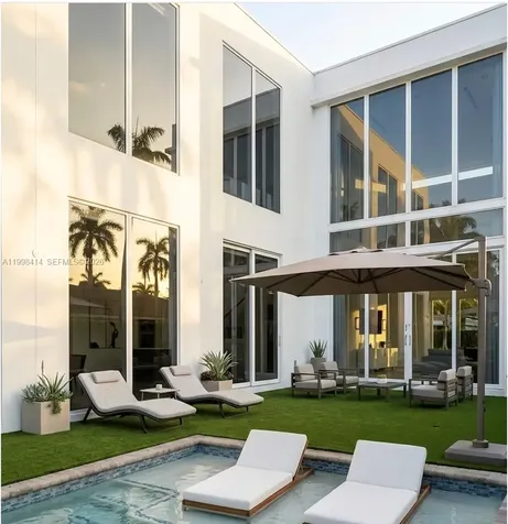 949 Tyler Street Hollywood FL 33019