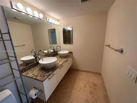 41 SE 5th Street Miami FL 33131