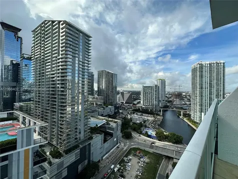 41 SE 5th Street Miami FL 33131