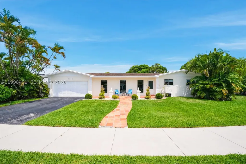 19911 SW 84th Avenue Cutler Bay FL 33189