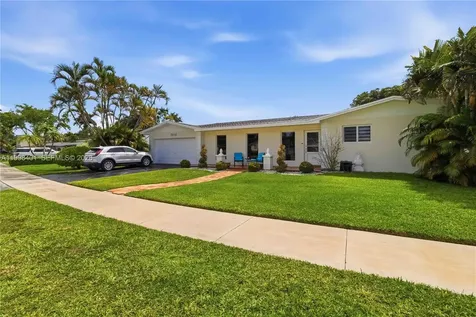 19911 SW 84th Avenue Cutler Bay FL 33189