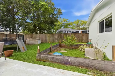19911 SW 84th Avenue Cutler Bay FL 33189